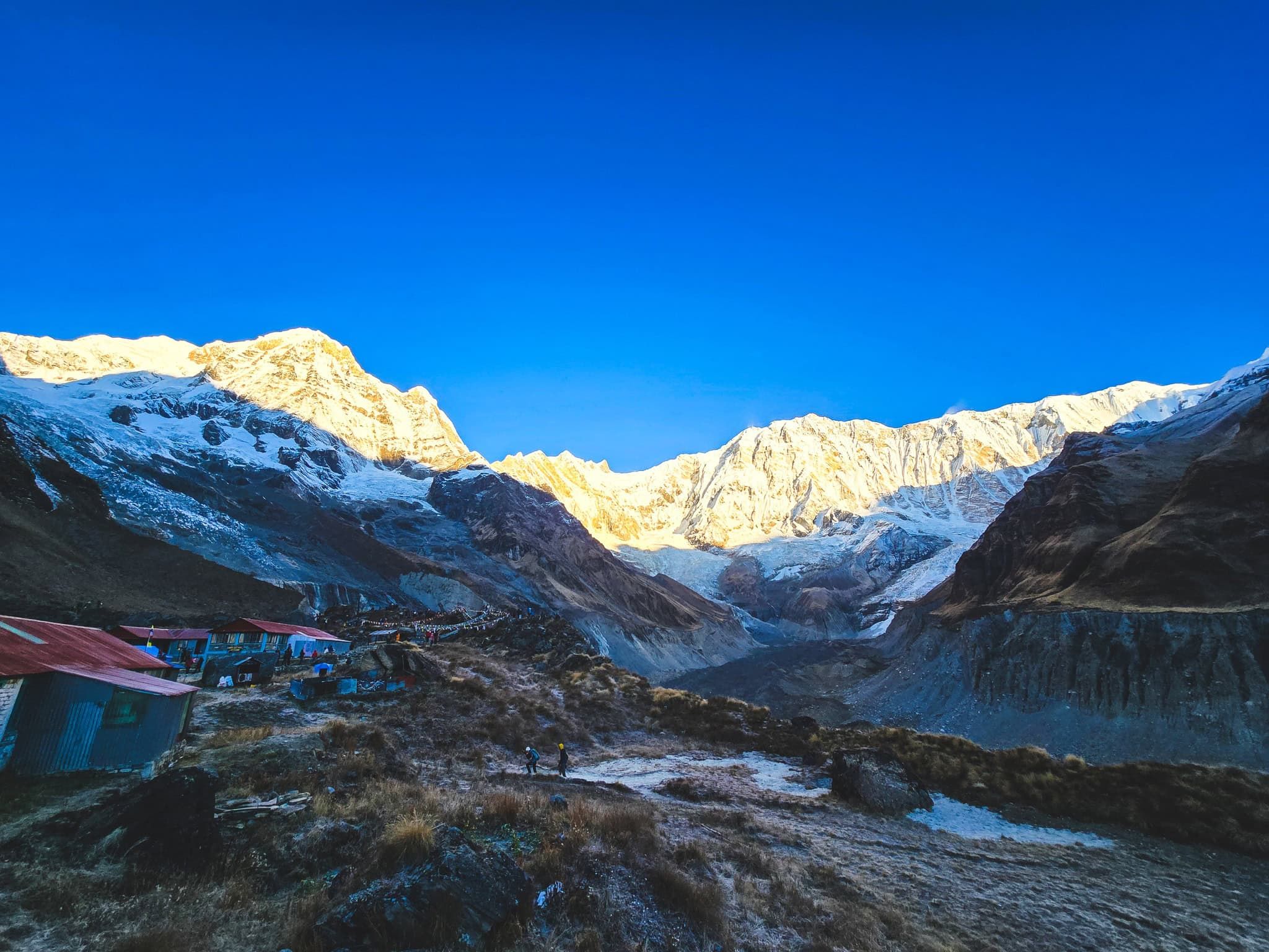 spectacular view of annapurna range